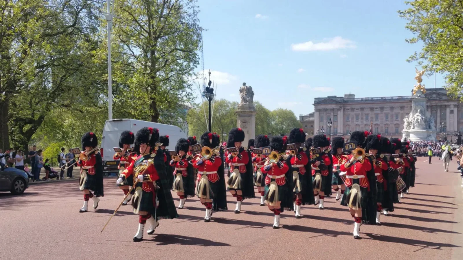 Changing of the Guard - Buckingham Palace